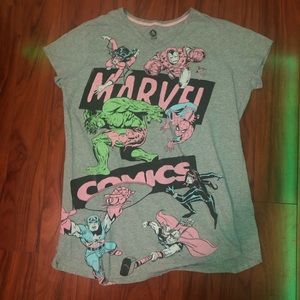 Disney x Marvel Women’s XL/2XL Graphic Tee